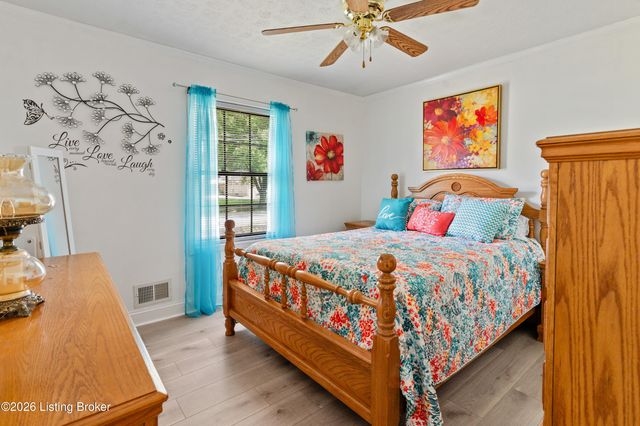 2502 Bagby Way, Louisville, KY 40216