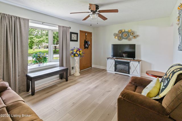 2502 Bagby Way, Louisville, KY 40216