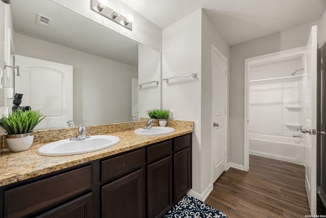 11815 Wolf Cyn, San Antonio, TX 78252