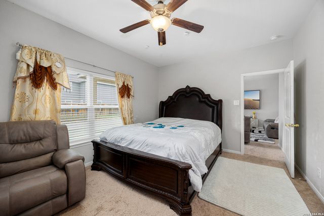 11815 Wolf Cyn, San Antonio, TX 78252