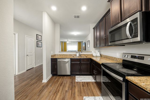 11815 Wolf Cyn, San Antonio, TX 78252