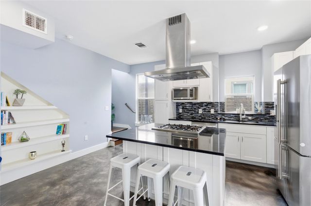 2202 Willow ST B, Austin, TX 78702