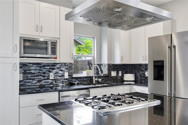 2202 Willow ST B, Austin, TX 78702