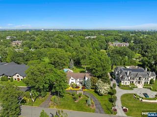 172 Truman Drive, Cresskill, NJ 07626
