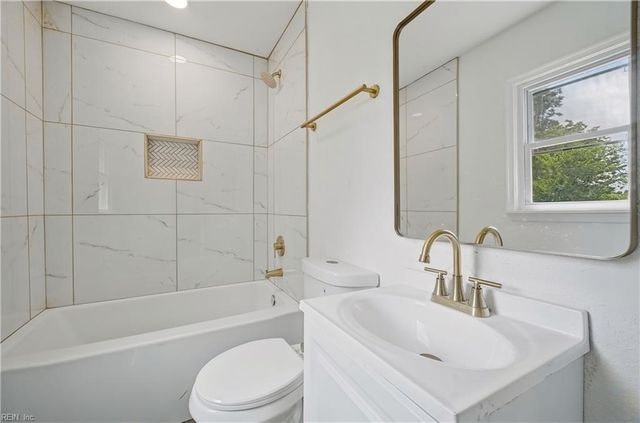 123 Ash AVE, Newport News, VA 23607
