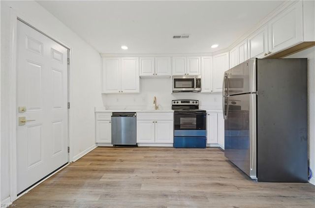 123 Ash AVE, Newport News, VA 23607