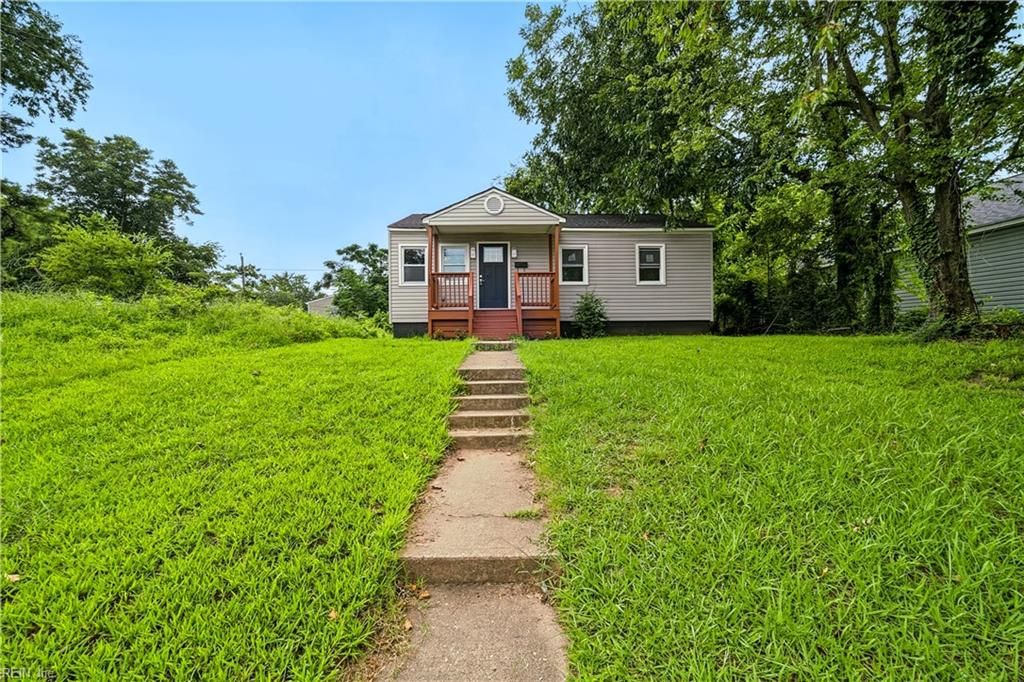 123 Ash AVE, Newport News, VA 23607
