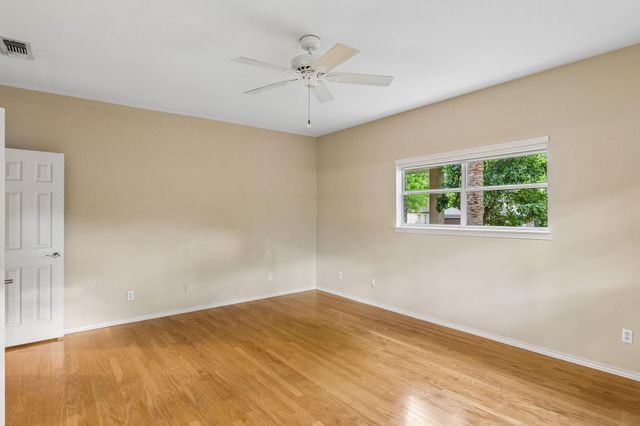 340 Columbine ST, Meadowlakes, TX 78654