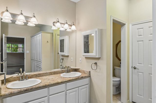 340 Columbine ST, Meadowlakes, TX 78654