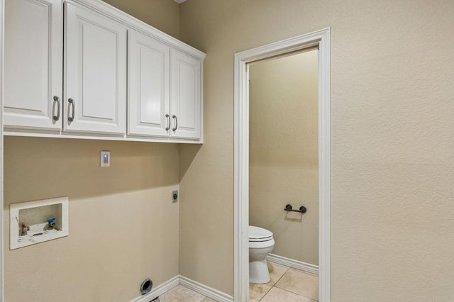 340 Columbine ST, Meadowlakes, TX 78654