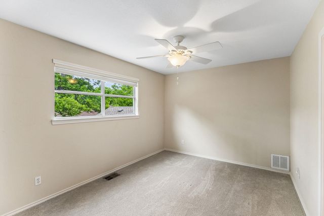 340 Columbine ST, Meadowlakes, TX 78654