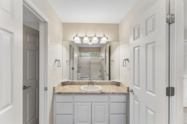 340 Columbine ST, Meadowlakes, TX 78654