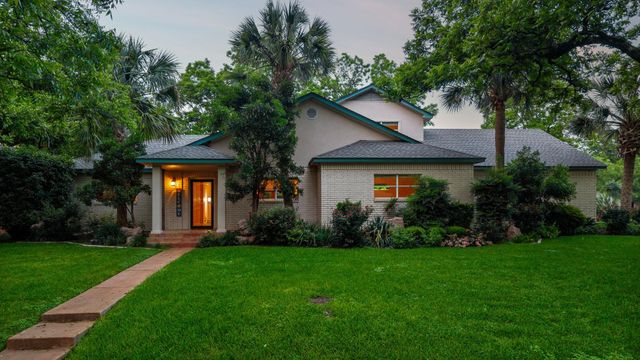 340 Columbine ST, Meadowlakes, TX 78654