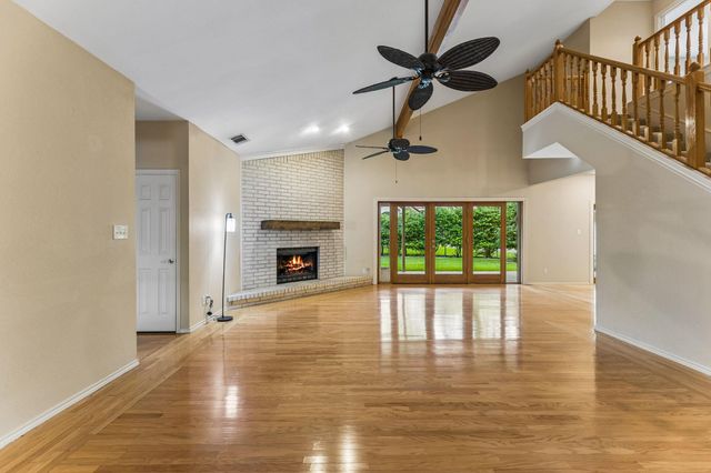 340 Columbine ST, Meadowlakes, TX 78654