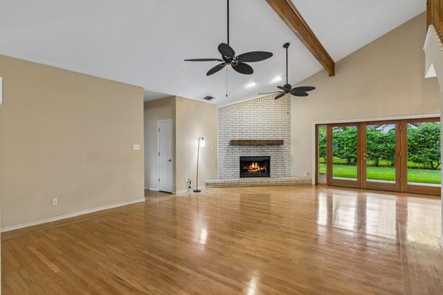 340 Columbine ST, Meadowlakes, TX 78654