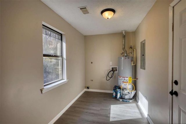 85 Valley Drive, Stockbridge, GA 30281