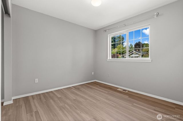 372 Farallone Avenue, Fircrest, WA 98466