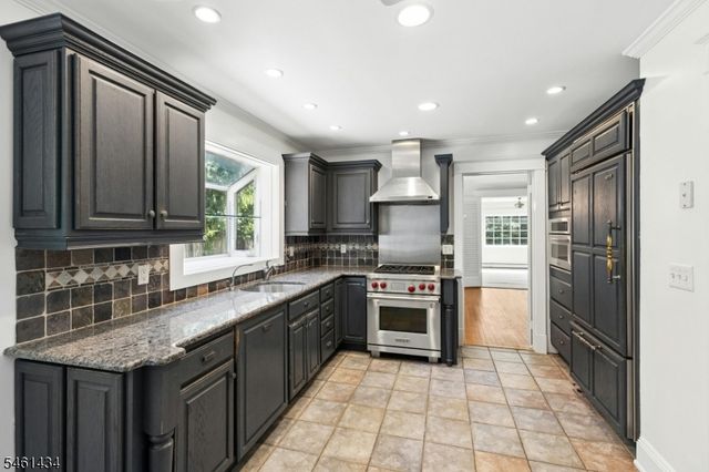 170 New Providence Rd, Mountainside Boro, NJ 07092