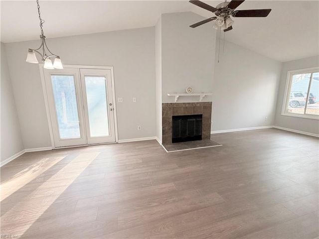 11 Penzance CIR, Chesapeake, VA 23320