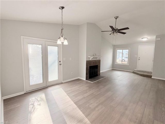 11 Penzance CIR, Chesapeake, VA 23320