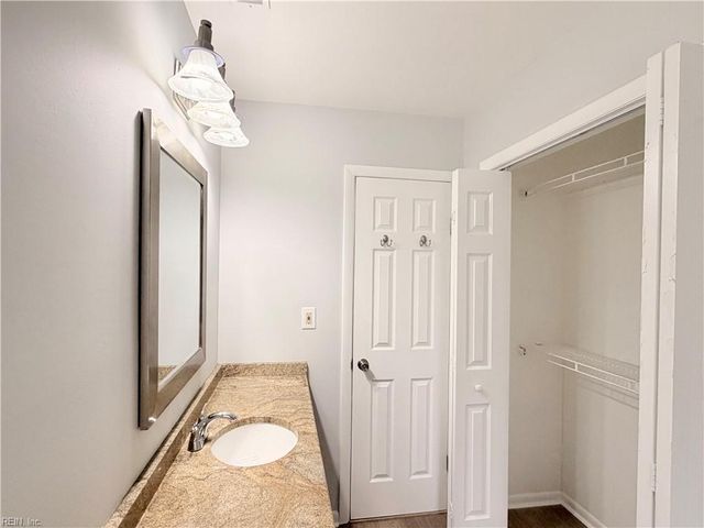 11 Penzance CIR, Chesapeake, VA 23320