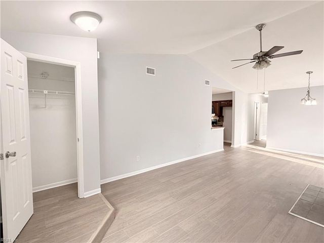 11 Penzance CIR, Chesapeake, VA 23320