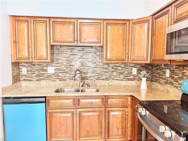 11 Penzance CIR, Chesapeake, VA 23320