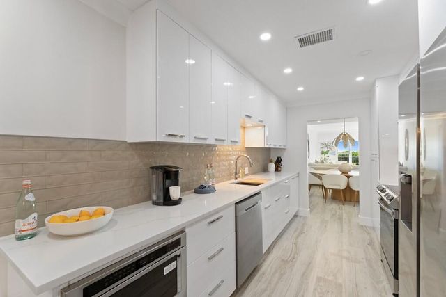 2051 NE Ocean Boulevard C13, Stuart, FL 34996