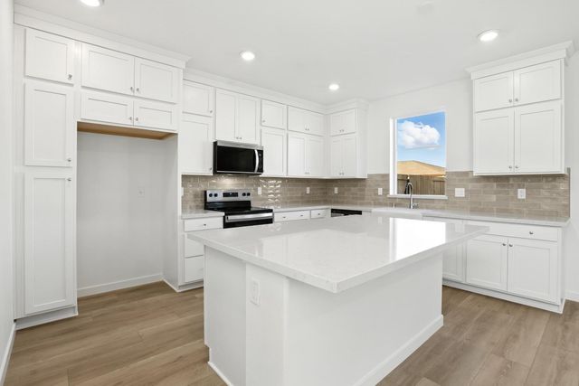 4338 Silver Moss St, Rancho Cordova, CA 95742