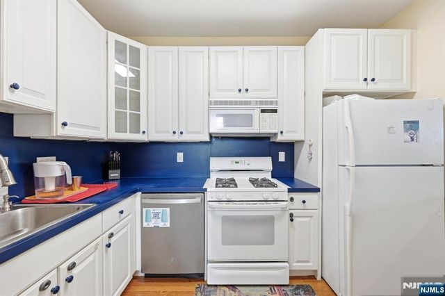 427 Hartford Drive 4028, Nutley, NJ 07110