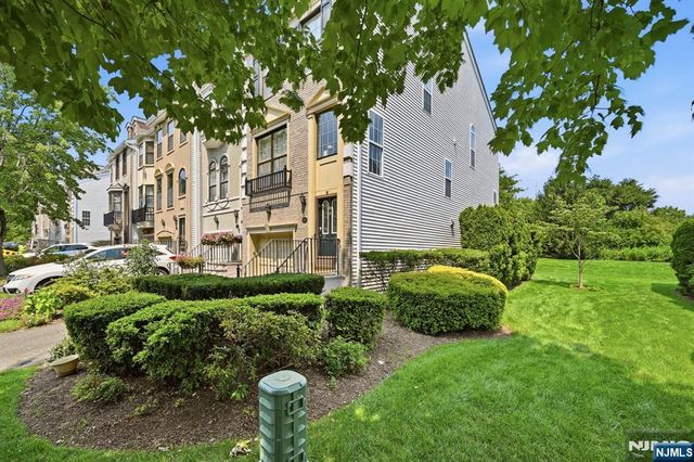 427 Hartford Drive 4028, Nutley, NJ 07110
