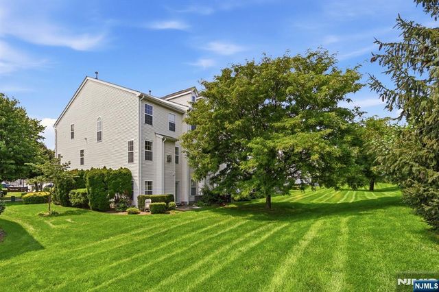 427 Hartford Drive 4028, Nutley, NJ 07110