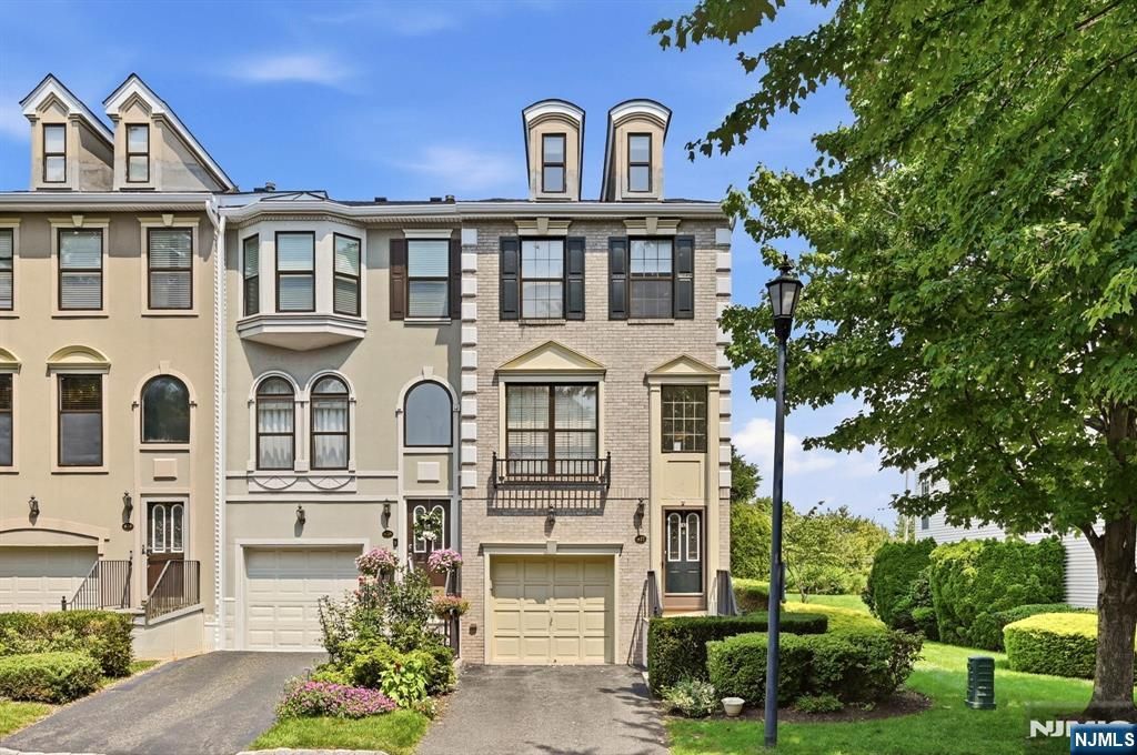 427 Hartford Drive 4028, Nutley, NJ 07110