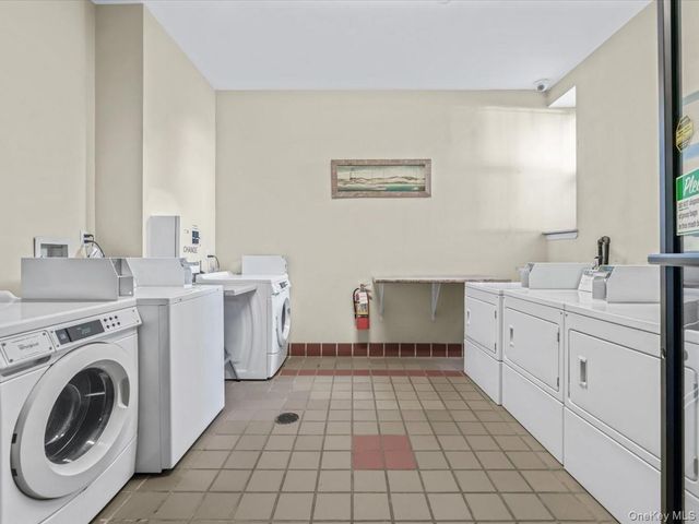 2525 Newtown Avenue 5D, Astoria, NY 11102