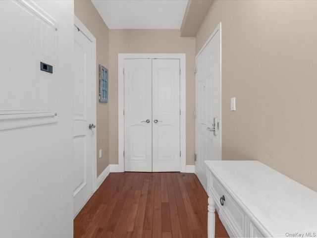 2525 Newtown Avenue 5D, Astoria, NY 11102