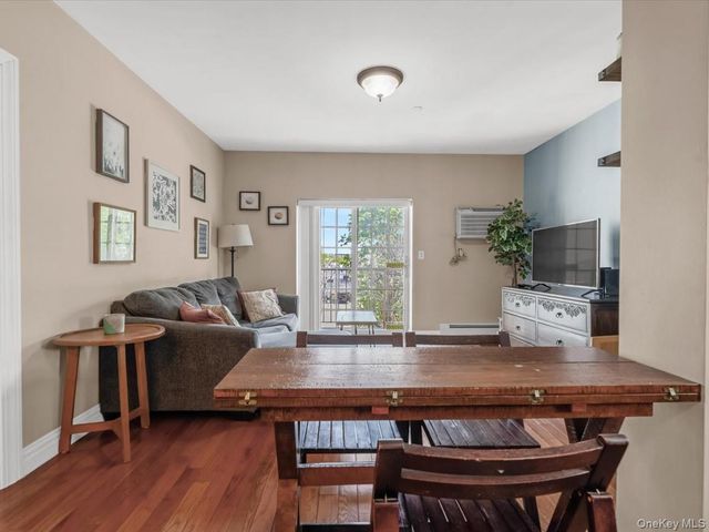2525 Newtown Avenue 5D, Astoria, NY 11102