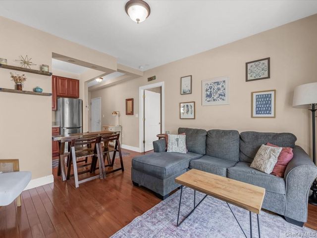 2525 Newtown Avenue 5D, Astoria, NY 11102