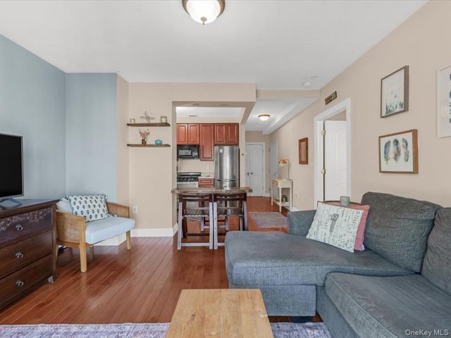 2525 Newtown Avenue 5D, Astoria, NY 11102