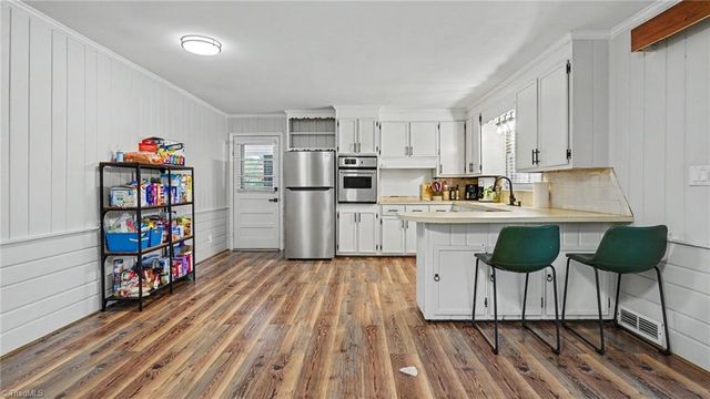 4131 GRACEMONT Drive, Winston-salem, NC 27106