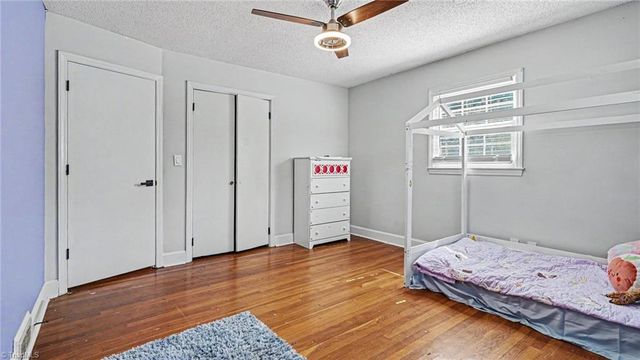 4131 GRACEMONT Drive, Winston-salem, NC 27106