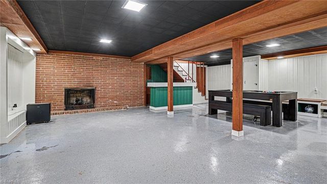 4131 GRACEMONT Drive, Winston-salem, NC 27106