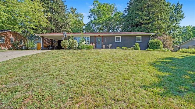 4131 GRACEMONT Drive, Winston-salem, NC 27106
