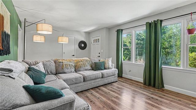 4131 GRACEMONT Drive, Winston-salem, NC 27106