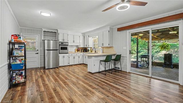 4131 GRACEMONT Drive, Winston-salem, NC 27106