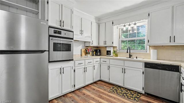 4131 GRACEMONT Drive, Winston-salem, NC 27106