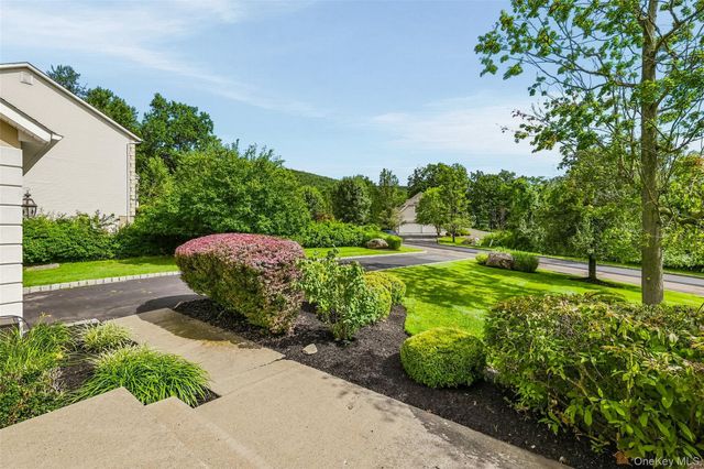 48 Greenwich Avenue, Central Valley, NY 10917