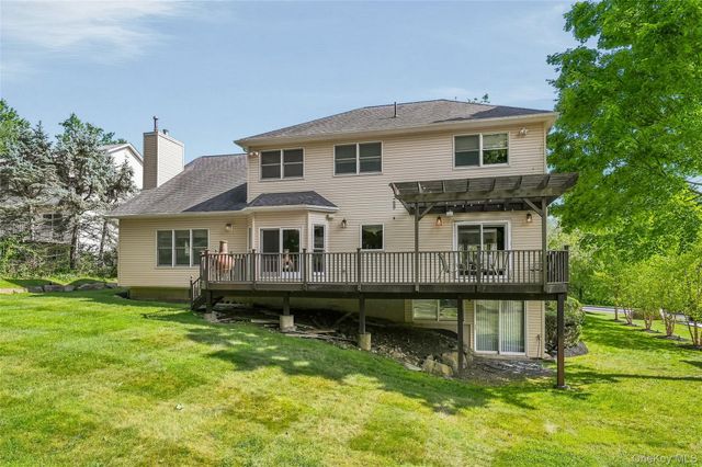 48 Greenwich Avenue, Central Valley, NY 10917