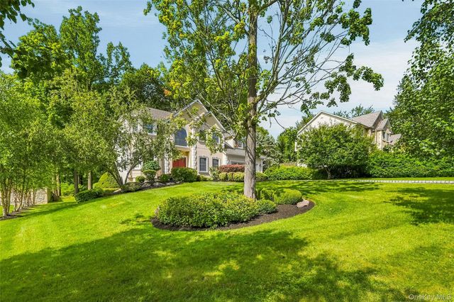 48 Greenwich Avenue, Central Valley, NY 10917