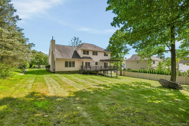 48 Greenwich Avenue, Central Valley, NY 10917