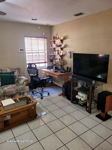 9114 SW 163rd Ter, Palmetto Bay, FL 33157